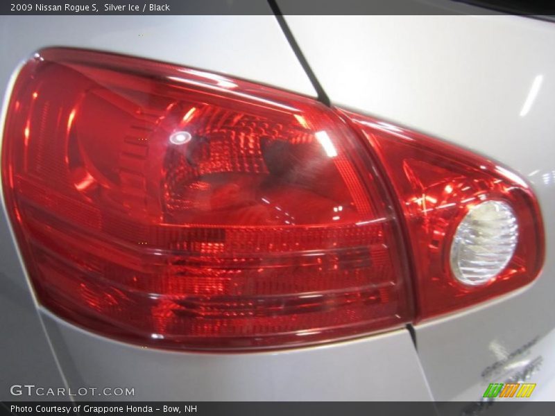 Silver Ice / Black 2009 Nissan Rogue S