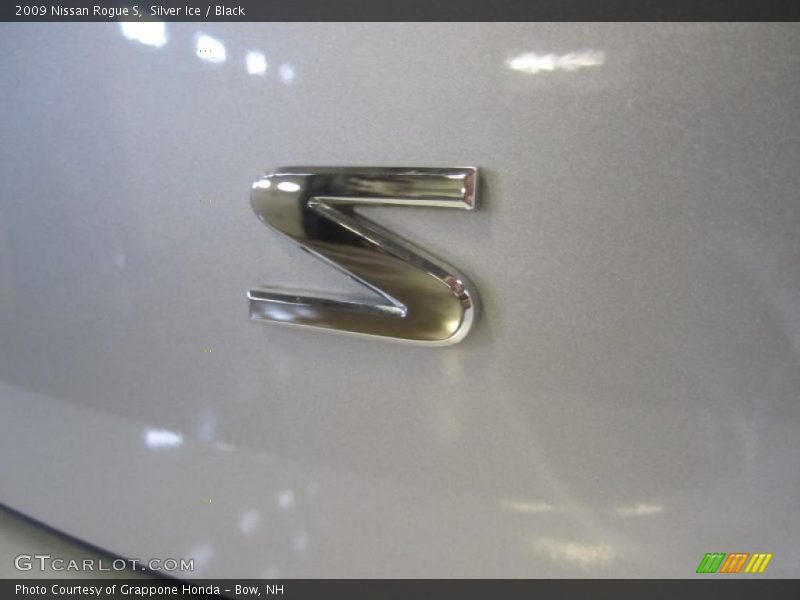 Silver Ice / Black 2009 Nissan Rogue S