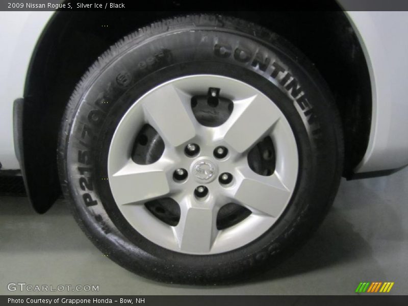 Silver Ice / Black 2009 Nissan Rogue S