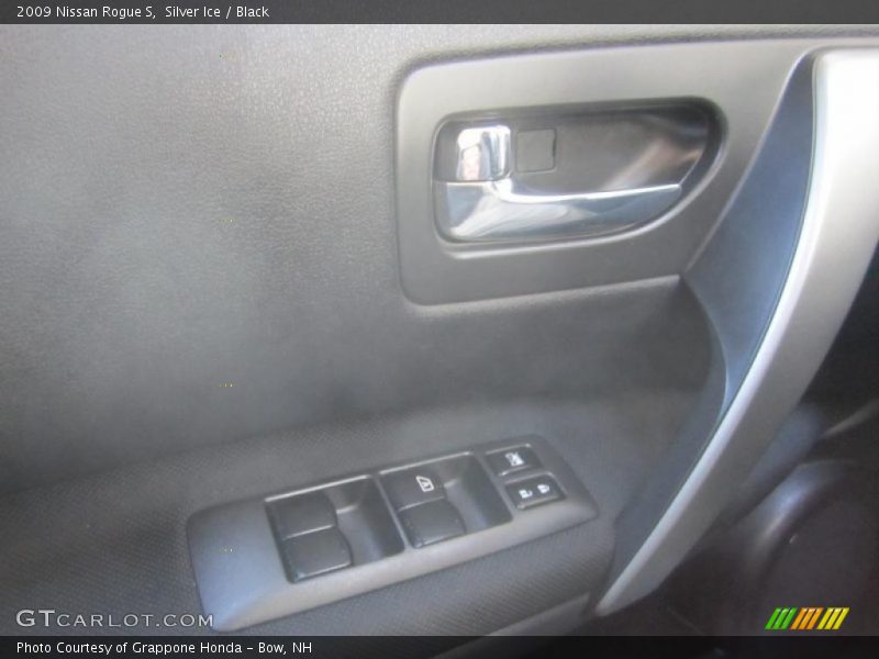 Silver Ice / Black 2009 Nissan Rogue S