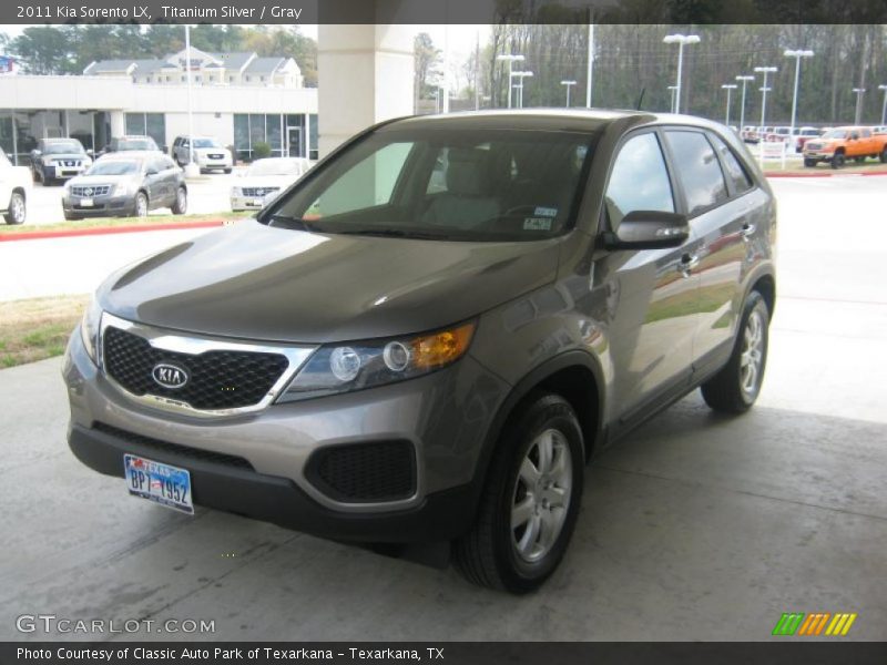 Titanium Silver / Gray 2011 Kia Sorento LX