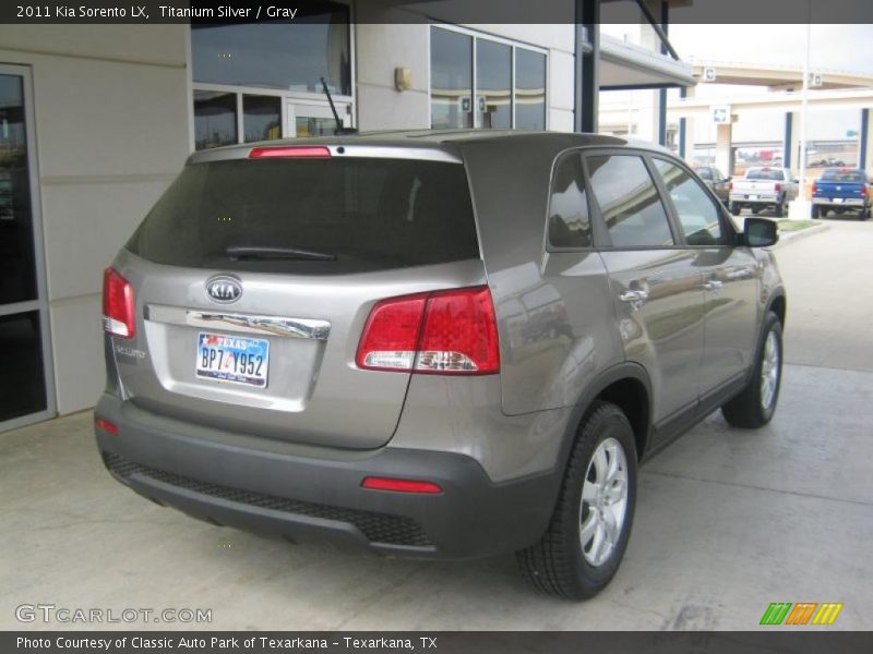 Titanium Silver / Gray 2011 Kia Sorento LX