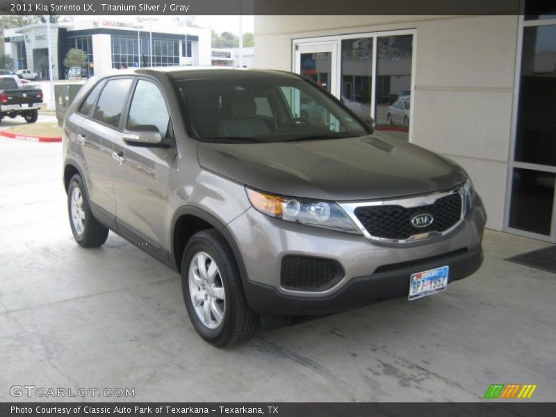 Titanium Silver / Gray 2011 Kia Sorento LX