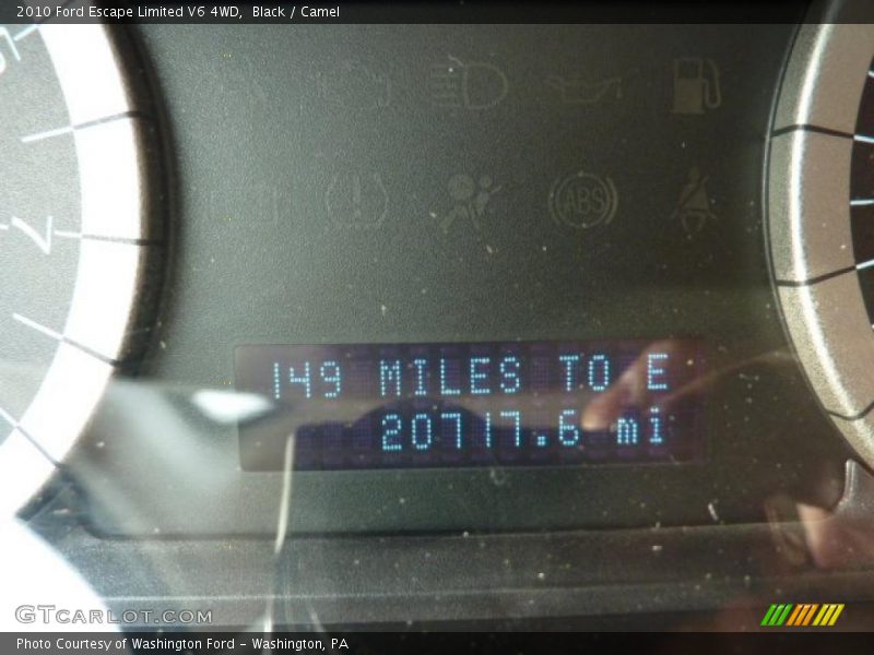 Black / Camel 2010 Ford Escape Limited V6 4WD