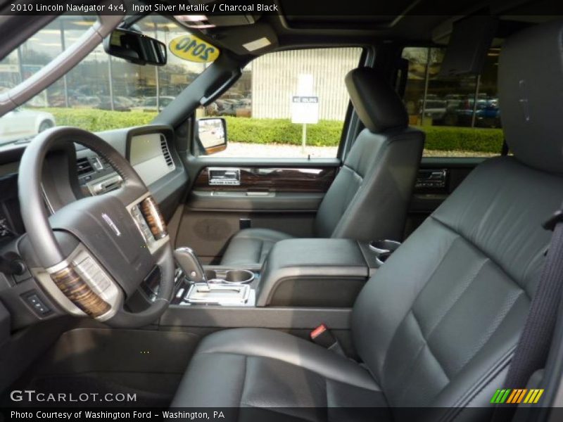 Ingot Silver Metallic / Charcoal Black 2010 Lincoln Navigator 4x4