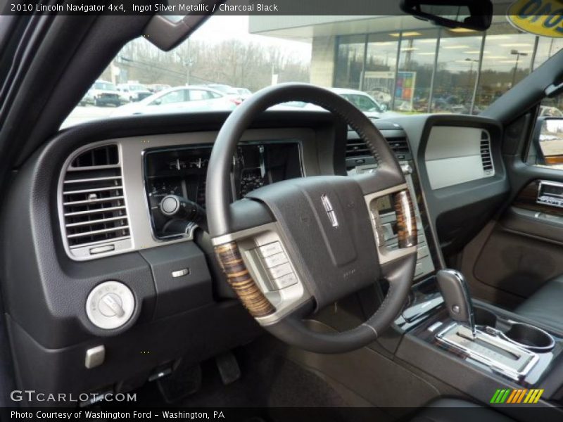 Ingot Silver Metallic / Charcoal Black 2010 Lincoln Navigator 4x4