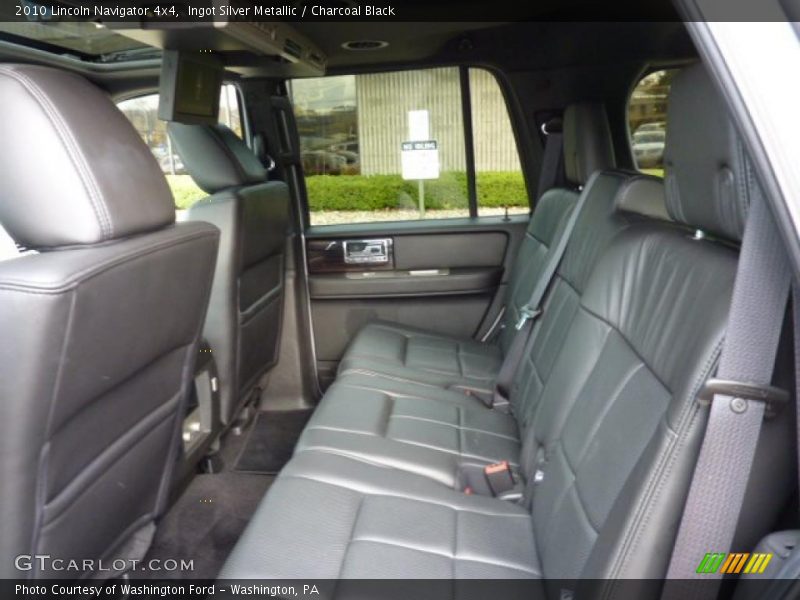 Ingot Silver Metallic / Charcoal Black 2010 Lincoln Navigator 4x4