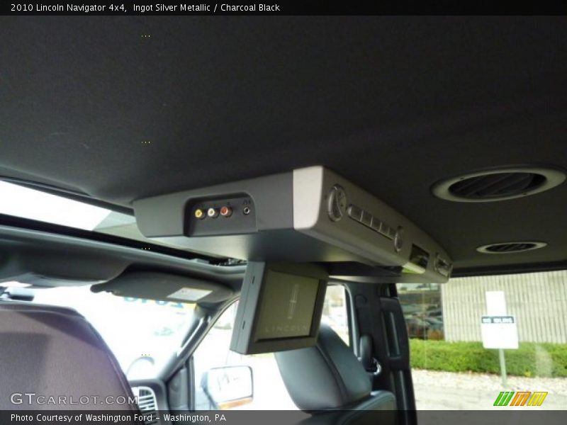 Ingot Silver Metallic / Charcoal Black 2010 Lincoln Navigator 4x4