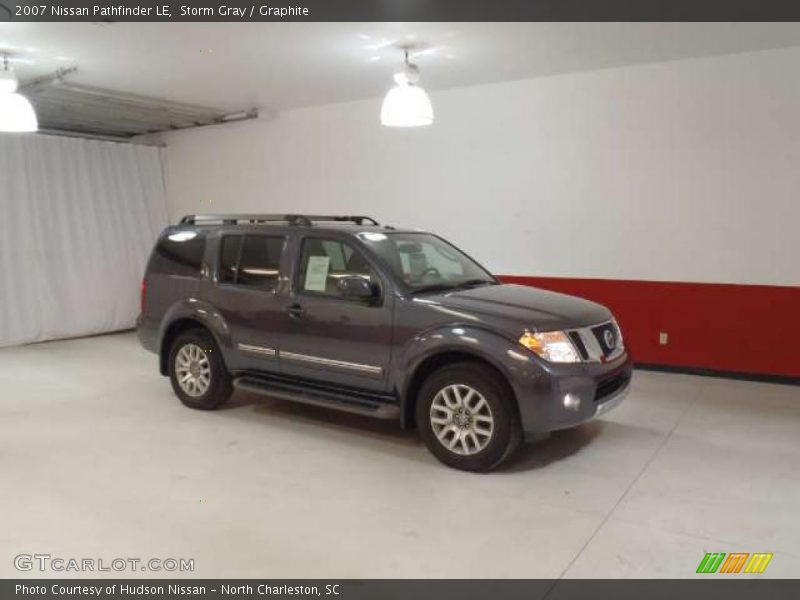 Storm Gray / Graphite 2007 Nissan Pathfinder LE