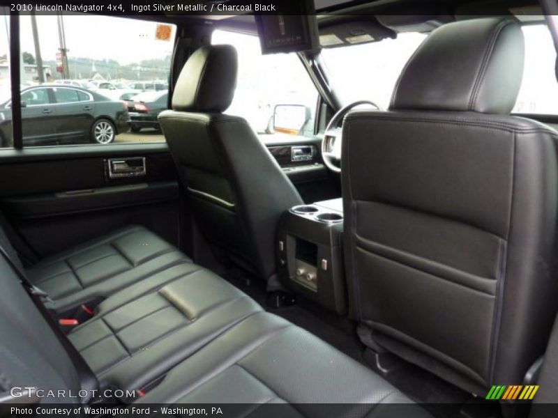 Ingot Silver Metallic / Charcoal Black 2010 Lincoln Navigator 4x4
