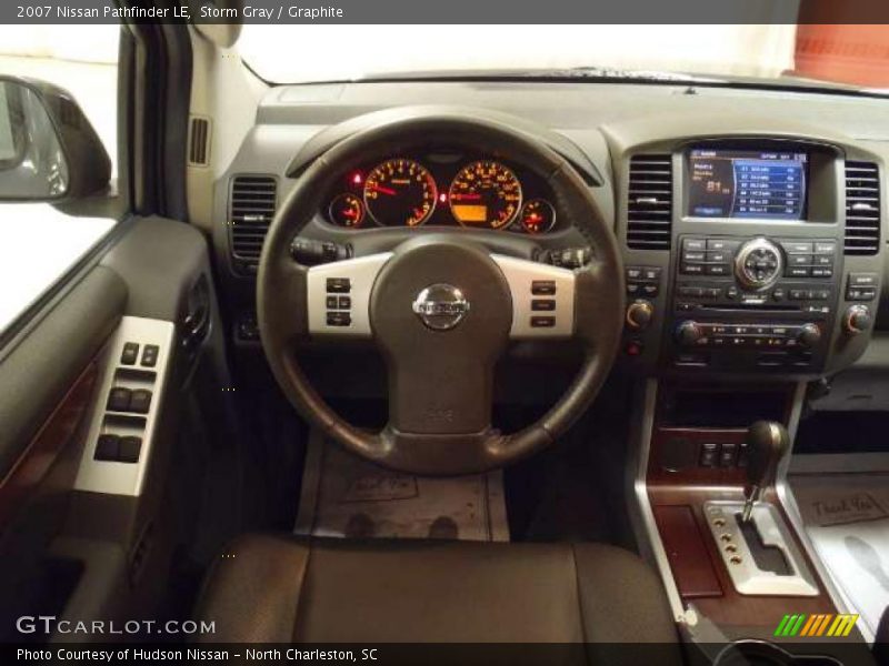Storm Gray / Graphite 2007 Nissan Pathfinder LE