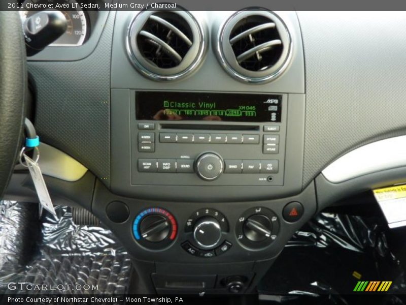Controls of 2011 Aveo LT Sedan