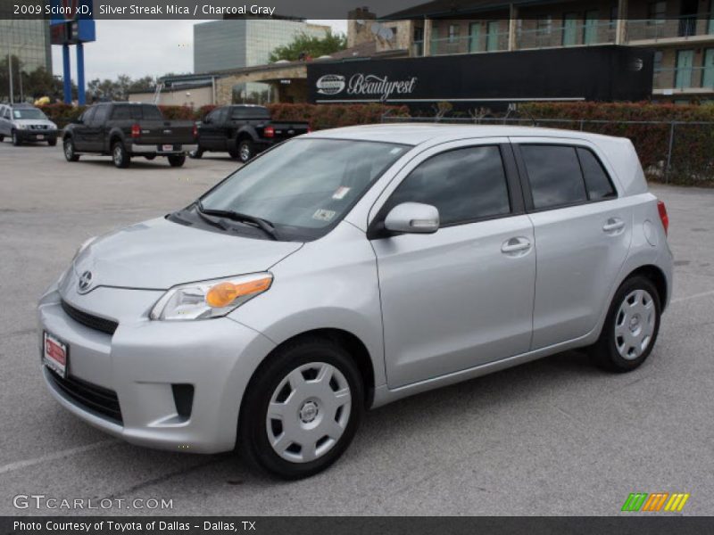 Silver Streak Mica / Charcoal Gray 2009 Scion xD