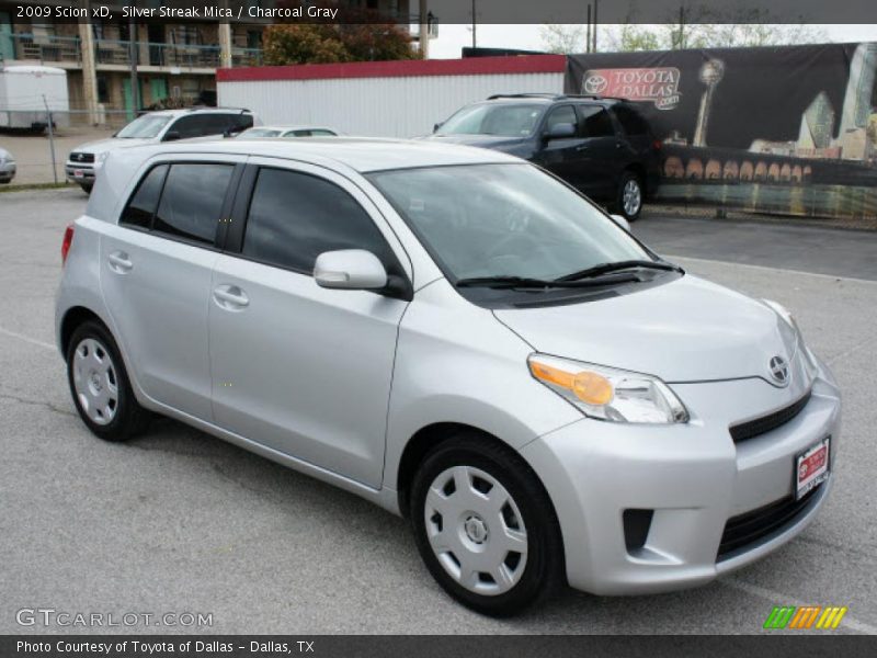 Silver Streak Mica / Charcoal Gray 2009 Scion xD