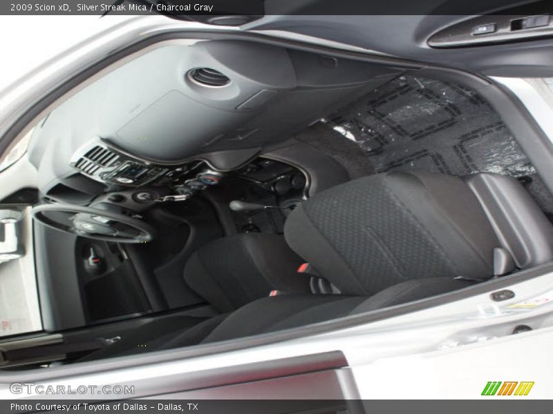 Silver Streak Mica / Charcoal Gray 2009 Scion xD