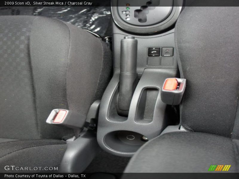 Silver Streak Mica / Charcoal Gray 2009 Scion xD
