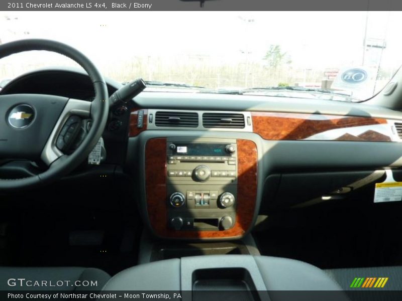 Black / Ebony 2011 Chevrolet Avalanche LS 4x4
