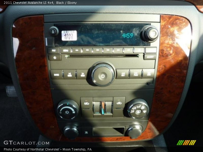 Black / Ebony 2011 Chevrolet Avalanche LS 4x4