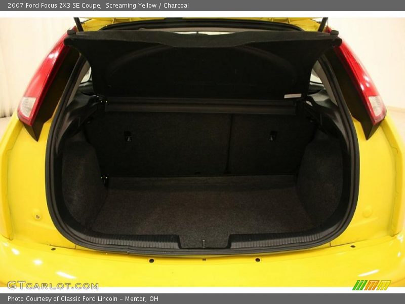  2007 Focus ZX3 SE Coupe Trunk