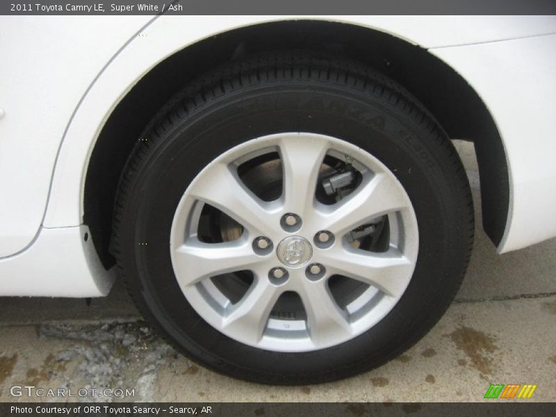 Super White / Ash 2011 Toyota Camry LE