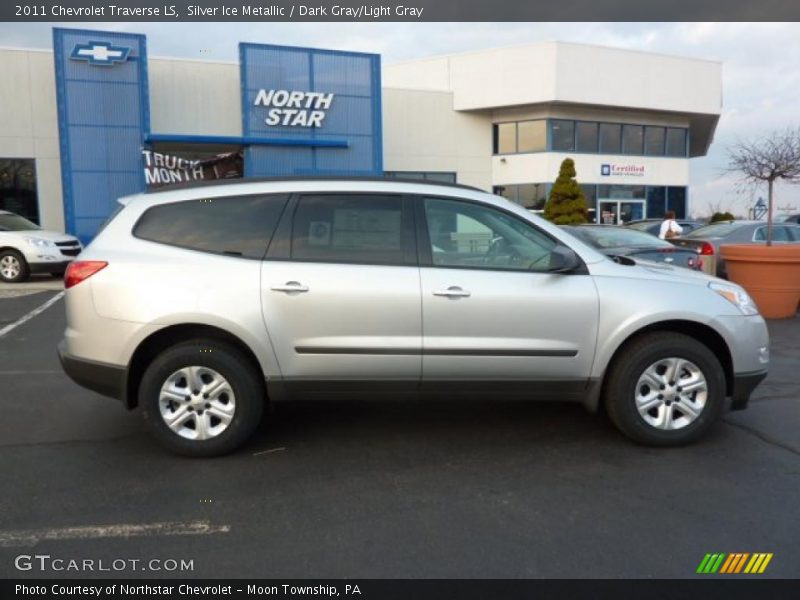 Silver Ice Metallic / Dark Gray/Light Gray 2011 Chevrolet Traverse LS