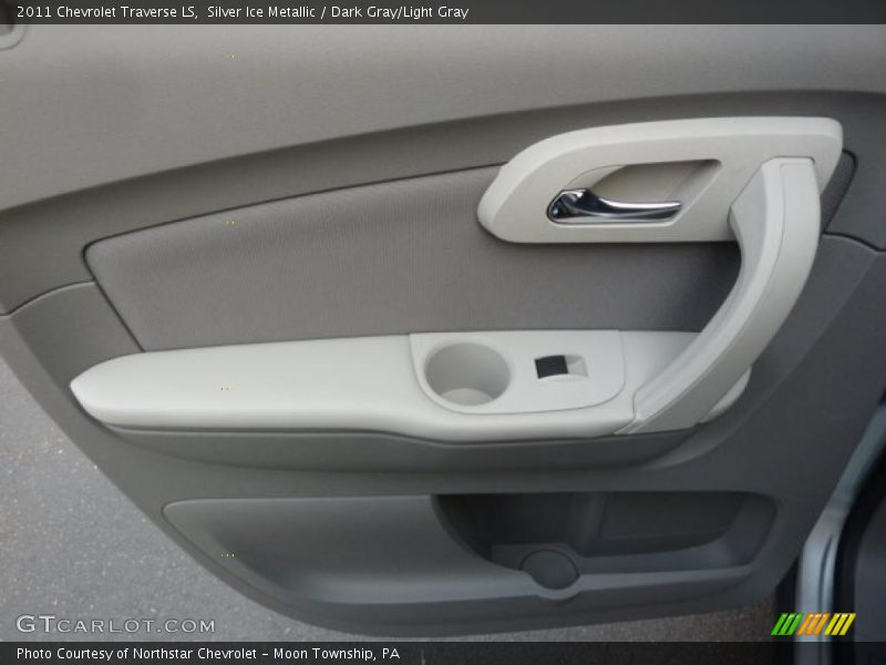 Silver Ice Metallic / Dark Gray/Light Gray 2011 Chevrolet Traverse LS