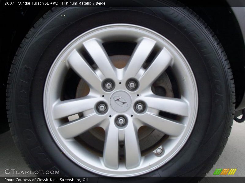 Platinum Metallic / Beige 2007 Hyundai Tucson SE 4WD