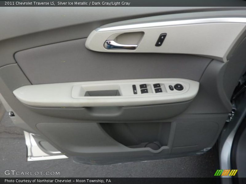 Silver Ice Metallic / Dark Gray/Light Gray 2011 Chevrolet Traverse LS