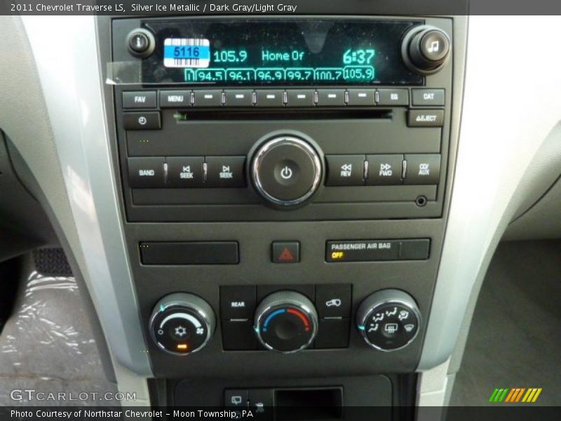 Silver Ice Metallic / Dark Gray/Light Gray 2011 Chevrolet Traverse LS