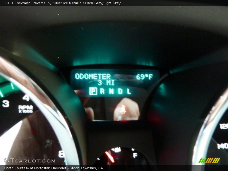 Silver Ice Metallic / Dark Gray/Light Gray 2011 Chevrolet Traverse LS
