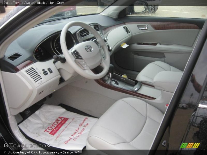 Black / Light Gray 2011 Toyota Avalon