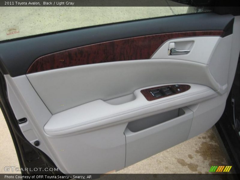 Black / Light Gray 2011 Toyota Avalon