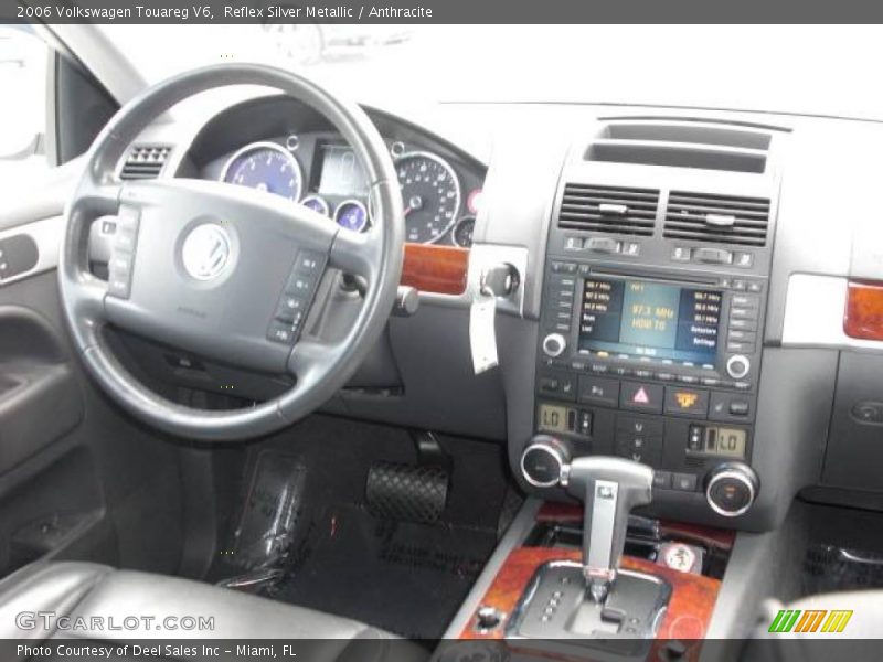 Reflex Silver Metallic / Anthracite 2006 Volkswagen Touareg V6