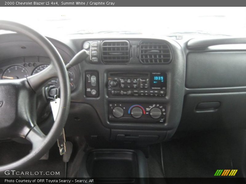 Summit White / Graphite Gray 2000 Chevrolet Blazer LS 4x4