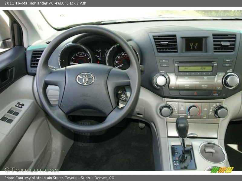 Black / Ash 2011 Toyota Highlander V6 4WD