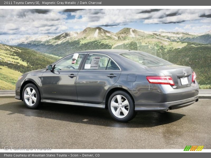 Magnetic Gray Metallic / Dark Charcoal 2011 Toyota Camry SE