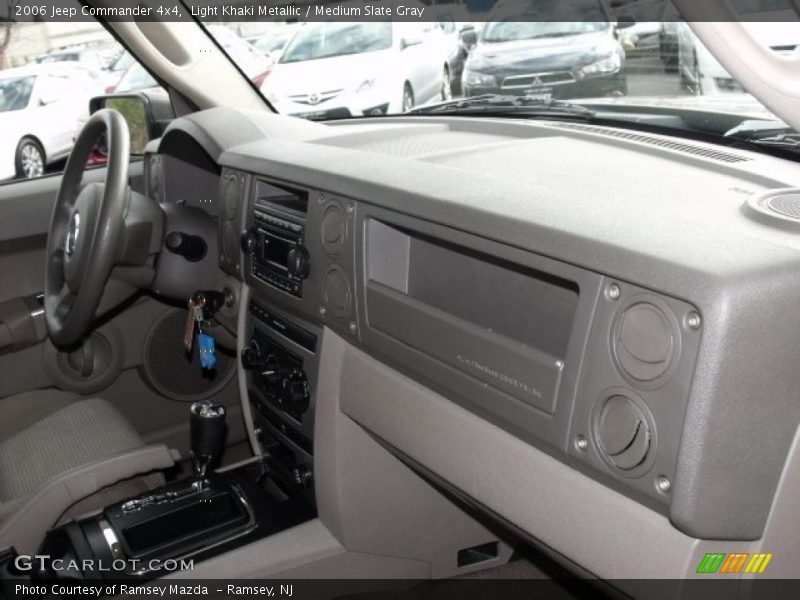 Light Khaki Metallic / Medium Slate Gray 2006 Jeep Commander 4x4