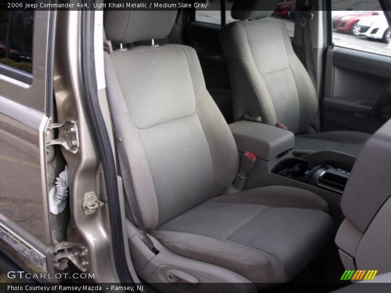 Light Khaki Metallic / Medium Slate Gray 2006 Jeep Commander 4x4
