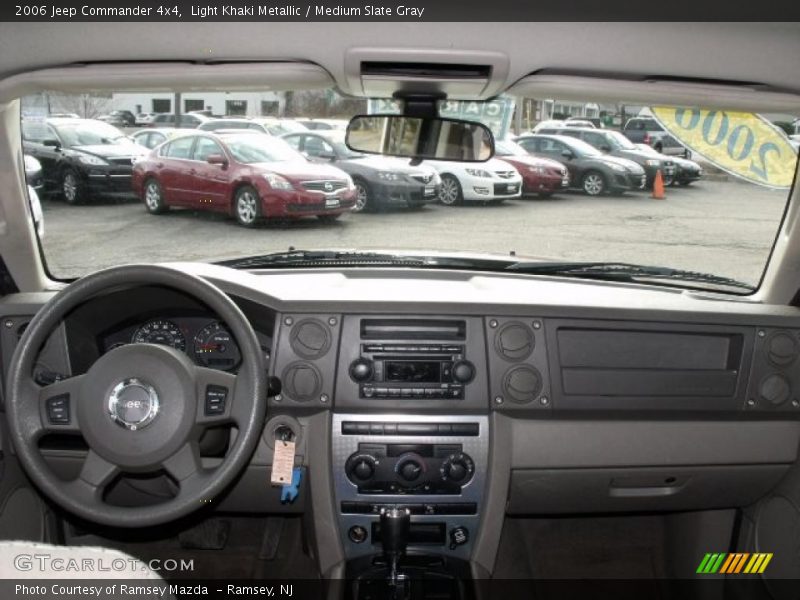 Light Khaki Metallic / Medium Slate Gray 2006 Jeep Commander 4x4