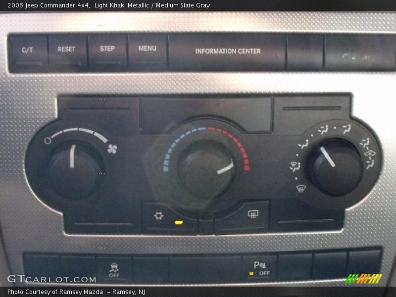 Light Khaki Metallic / Medium Slate Gray 2006 Jeep Commander 4x4