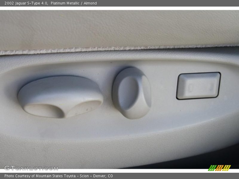 Controls of 2002 S-Type 4.0