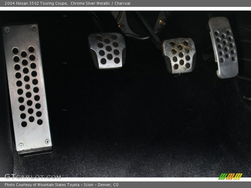 Controls of 2004 350Z Touring Coupe