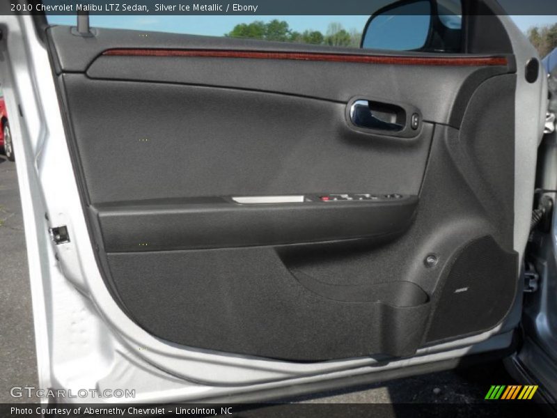 Door Panel of 2010 Malibu LTZ Sedan