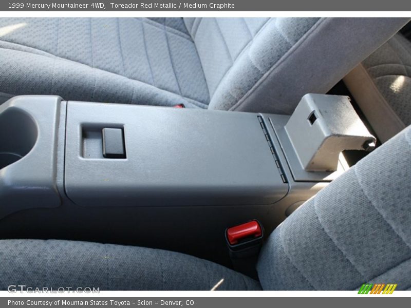 Toreador Red Metallic / Medium Graphite 1999 Mercury Mountaineer 4WD