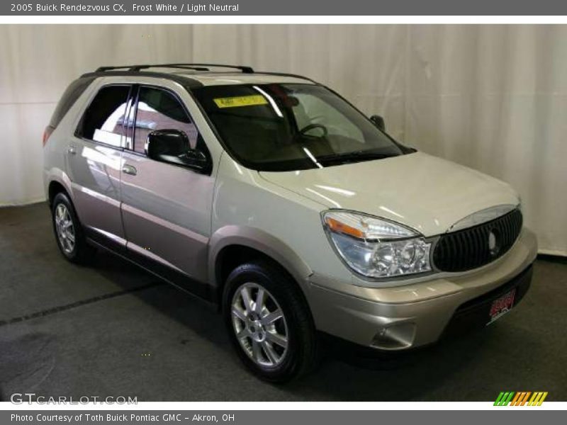 Frost White / Light Neutral 2005 Buick Rendezvous CX