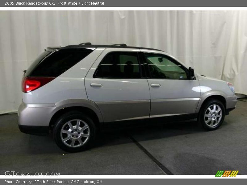 Frost White / Light Neutral 2005 Buick Rendezvous CX