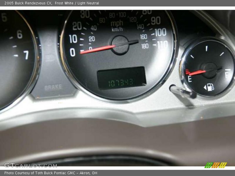 Frost White / Light Neutral 2005 Buick Rendezvous CX