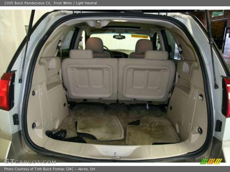 Frost White / Light Neutral 2005 Buick Rendezvous CX