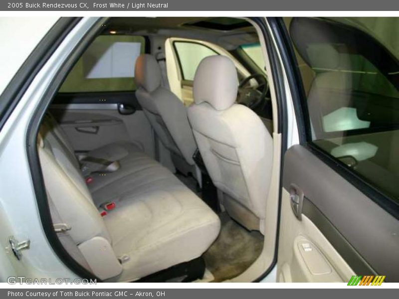 Frost White / Light Neutral 2005 Buick Rendezvous CX