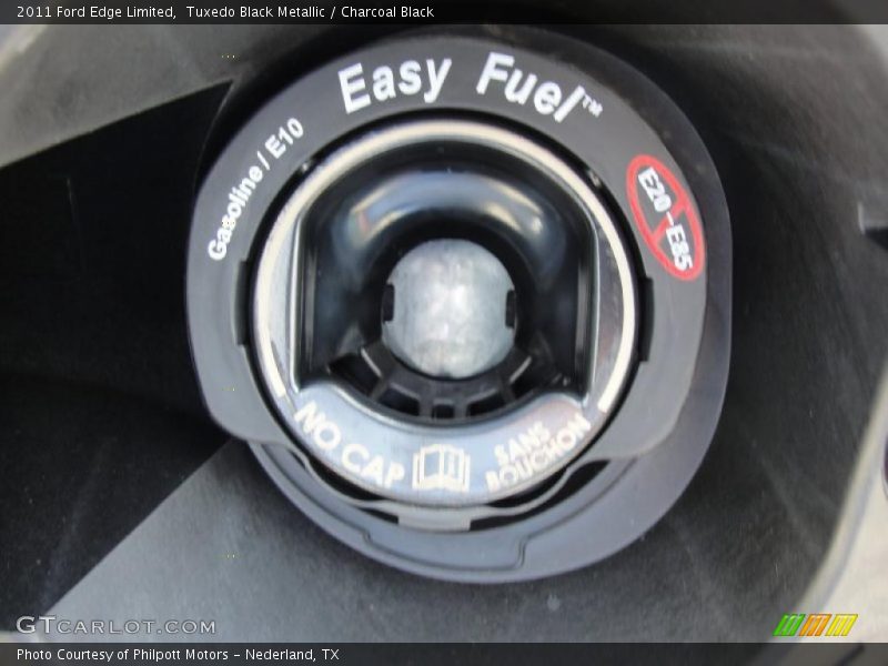 Tuxedo Black Metallic / Charcoal Black 2011 Ford Edge Limited